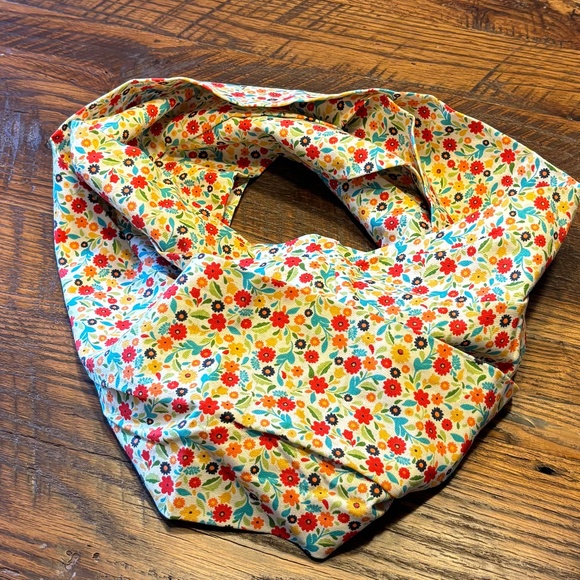 Cheerful Retro Floral Print Cotton Infinity Scarf - like NEW! - Picture 5 of 6